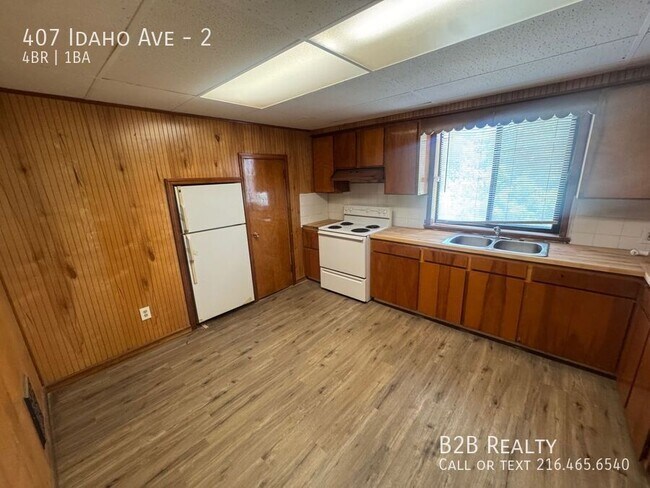 Building Photo - 407 Idaho Ave
