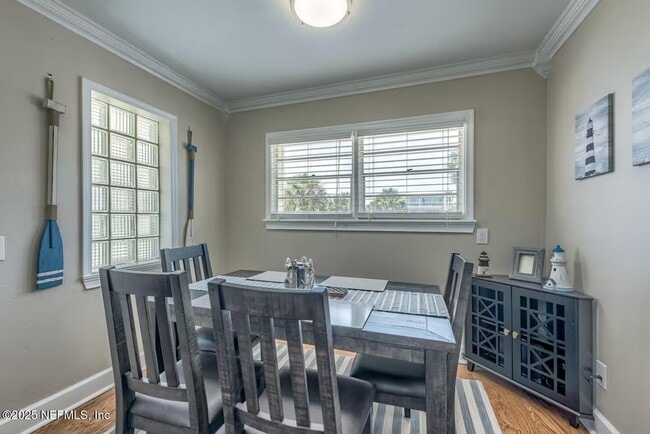 Building Photo - 2103 1st St S