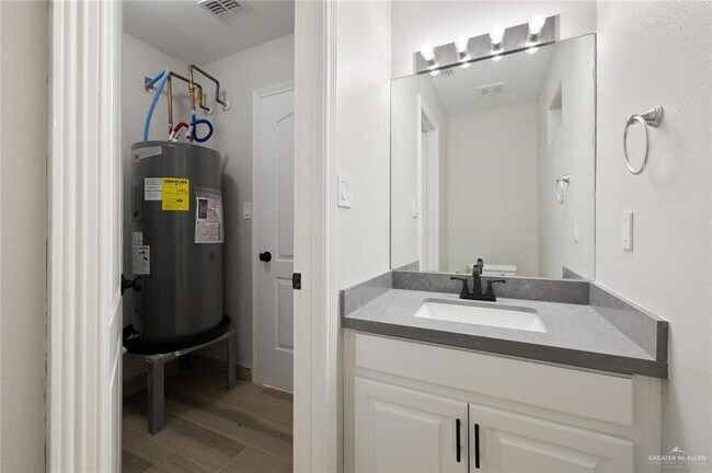 Building Photo - 23 N 49th St