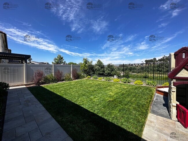 Building Photo - Luxury 5 bedroom, 3 bath home in Bonsall!