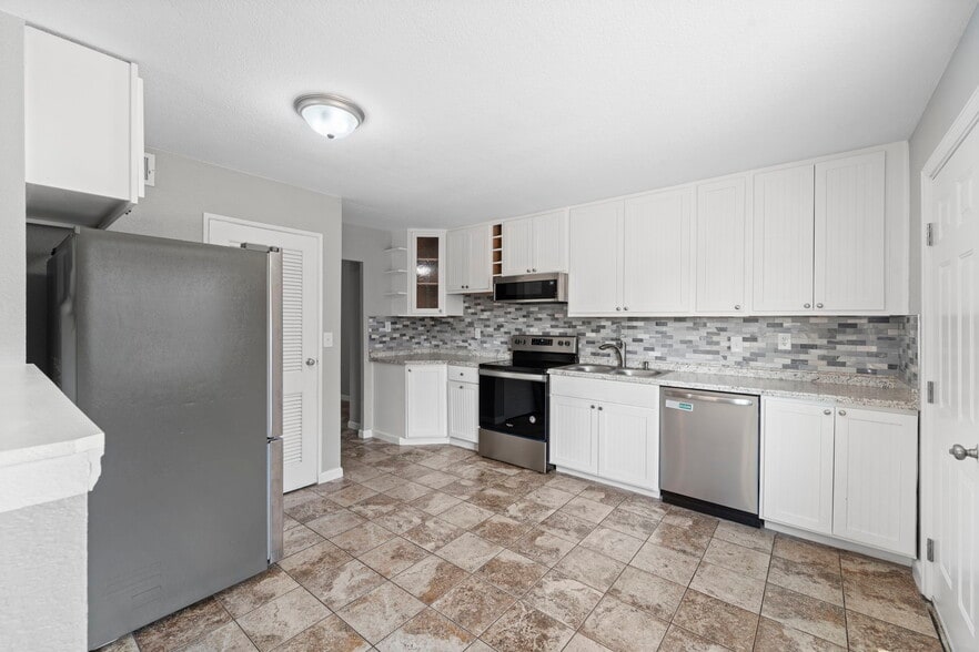 Building Photo - 1222 Florence Ave