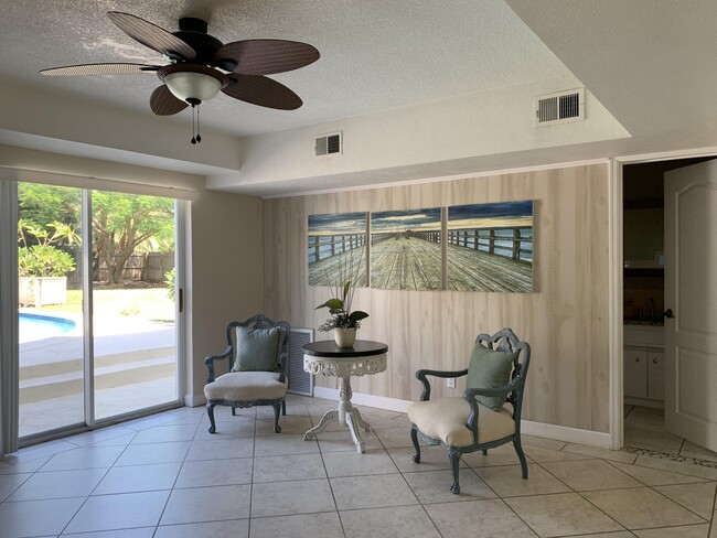 Building Photo - 1401 Magnolia Dr