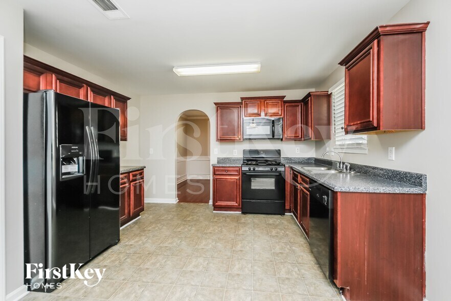 Building Photo - 483 Baywood Way