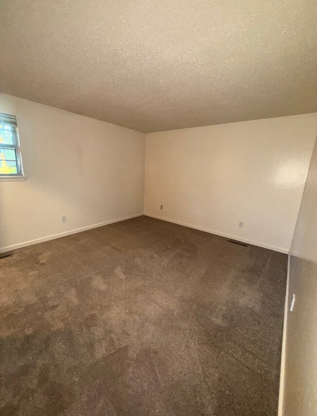 Building Photo - 2837 E Monroe Terrace