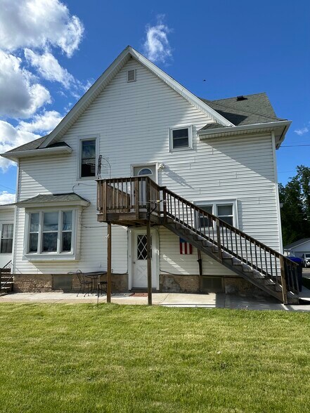 Primary Photo - 408 N Main St