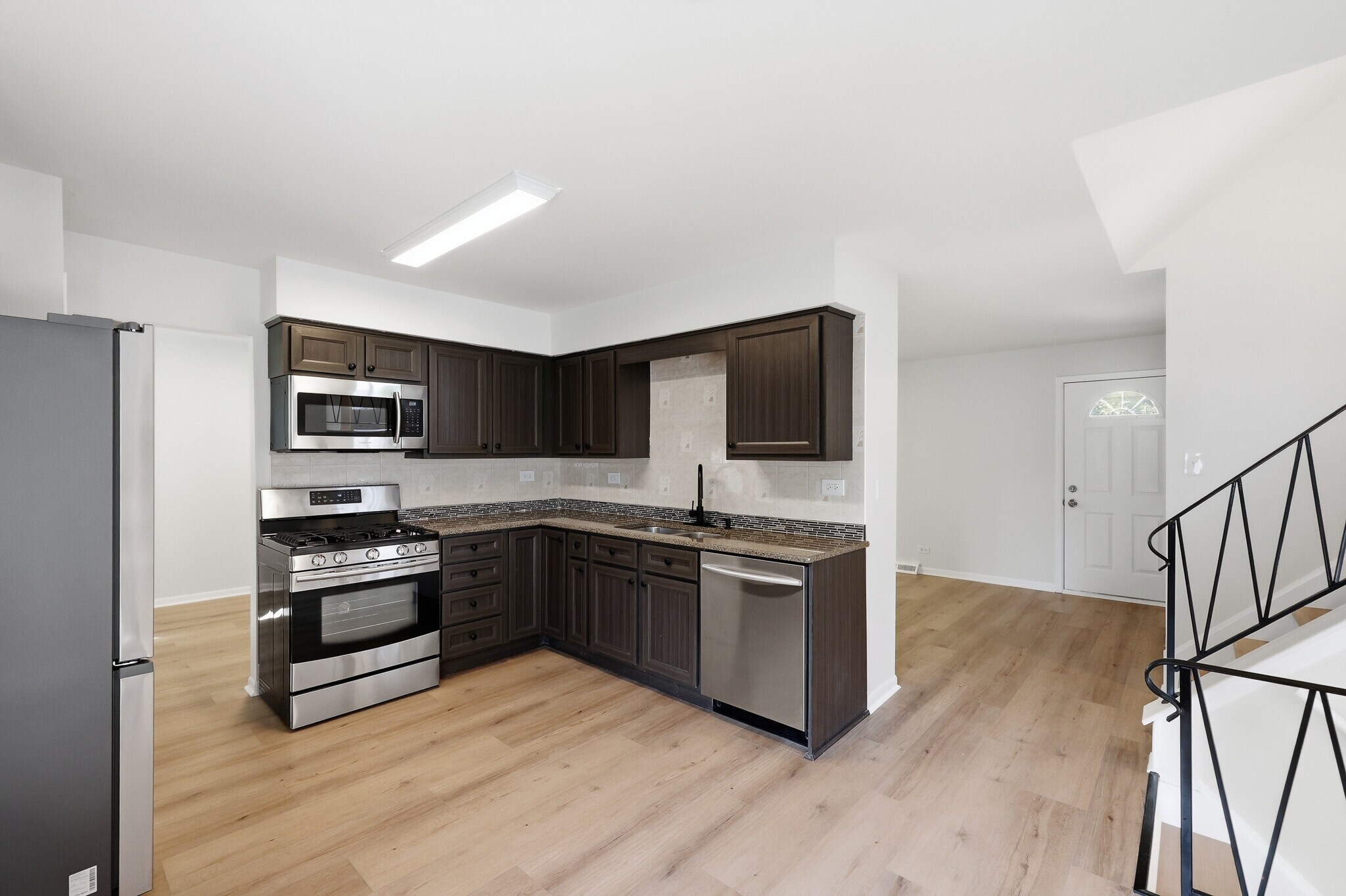 Building Photo - 849 Pear Tree Ln