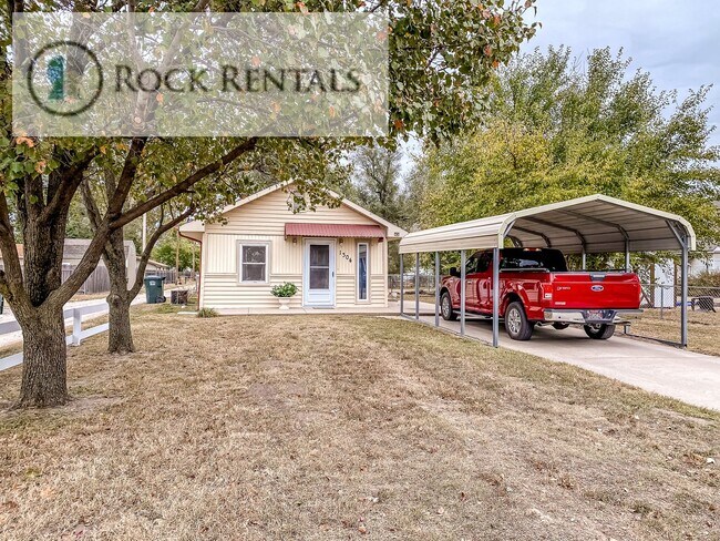 Building Photo - Completely Renovated 1 Bed 1 Bath House