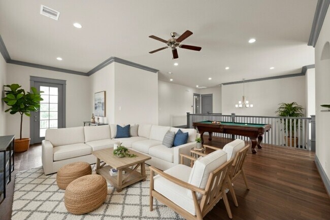 Building Photo - 2331 Bottlebrush Ln