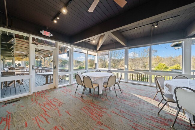 Building Photo - 2 Bed Condo Available In Cross Creek Commu...