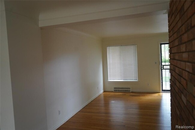 Building Photo - 16145 Baylis St