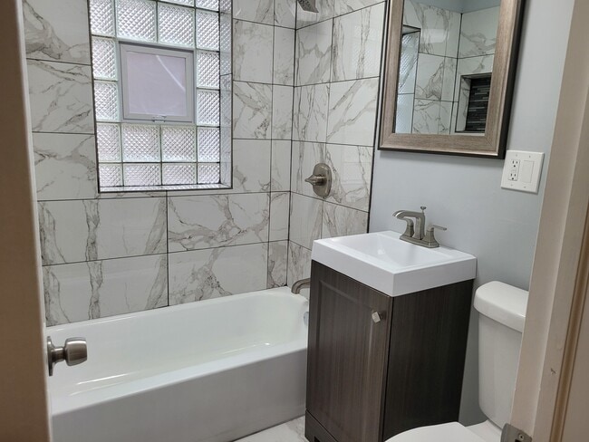 Building Photo - 8617 S Bennett Ave