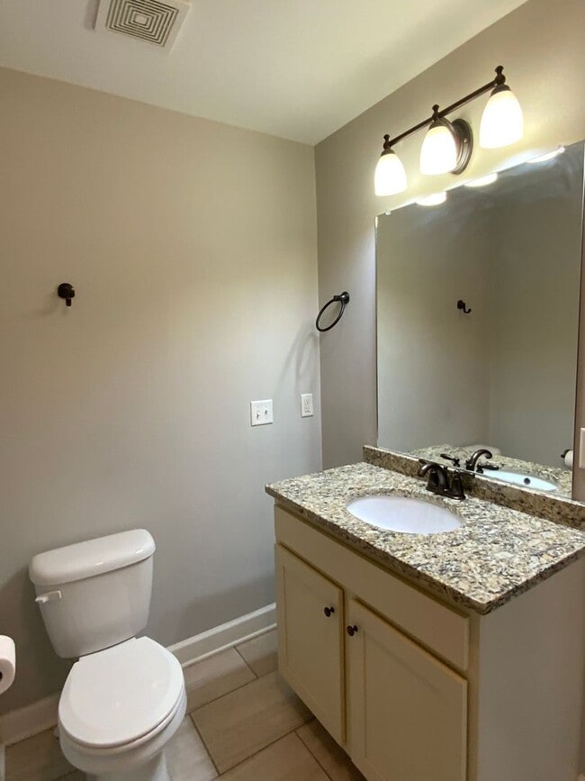 Building Photo - Great 2bd 2.5ba Townhome in Germantown