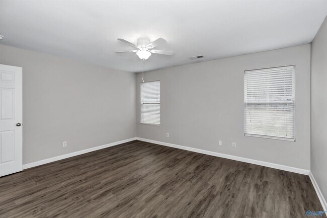 Building Photo - 325 Kenneth Blvd NW