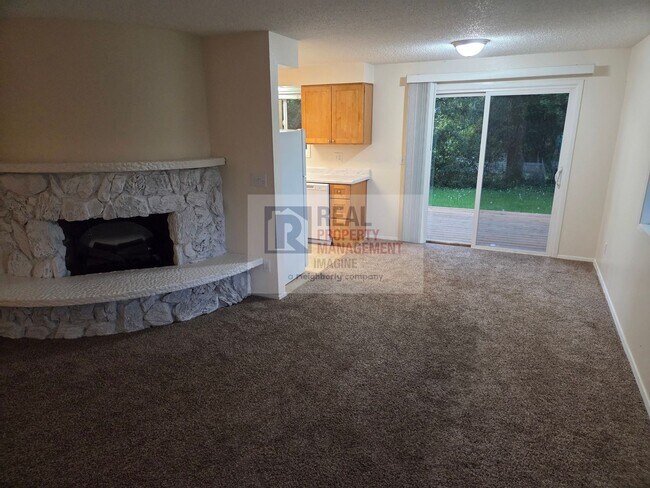 Building Photo - Check out this wonderful 2.0 bedroom, 2.0 ...