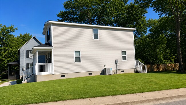 Building Photo - Cozy Home with a Great Location In Town