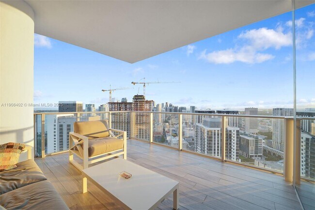 Building Photo - 851 NE 1st Ave