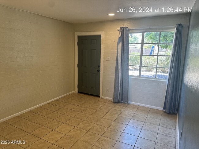 Building Photo - 6527 N 59th Dr