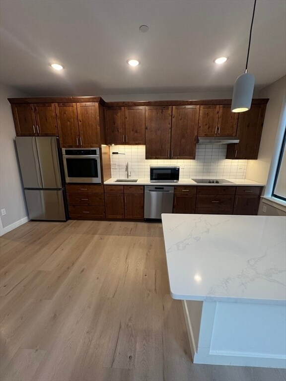 Building Photo - 400 W Broadway