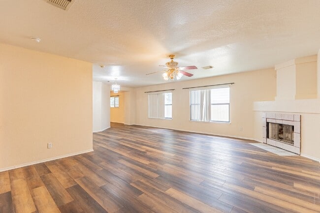 Building Photo - 7910 Lattimer Pond