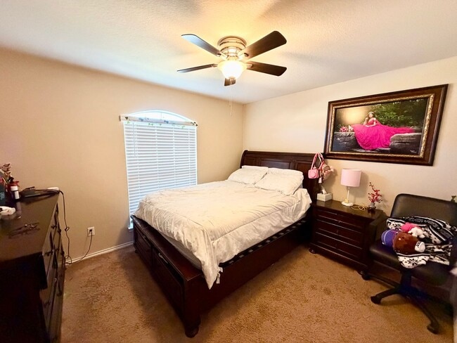 Building Photo - Beautiful 4 Bedroom Home in Park Meadows – Available December 1st!