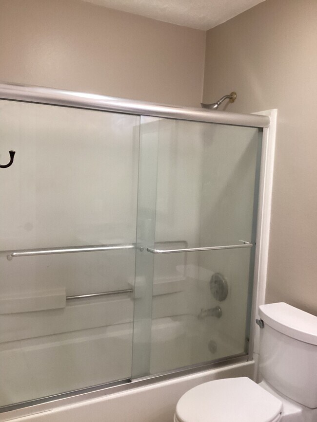 Building Photo - 17046 Clan MacIntosh Dr