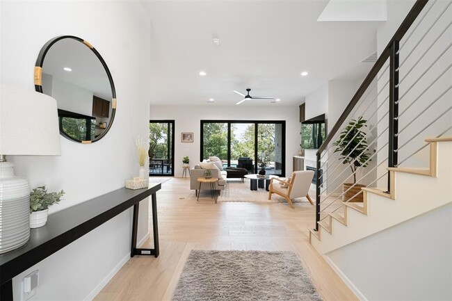 Building Photo - 2212 Trailside Dr