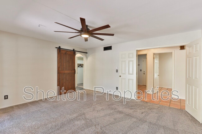 Building Photo - 2708 E Leonora St