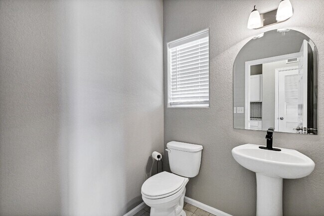 Building Photo - 7585 Alpine Daisy Dr