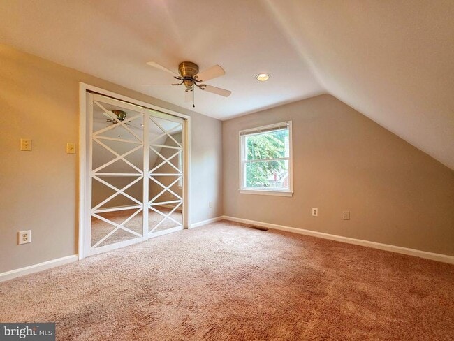 Building Photo - 2419 Fairhaven Ave