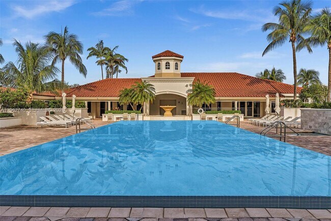 Building Photo - 20000 E Country Club Dr