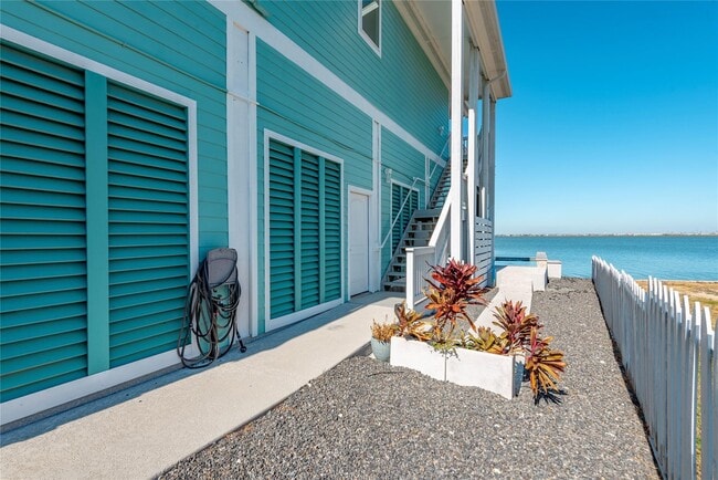 Building Photo - 1640 Windsong Way