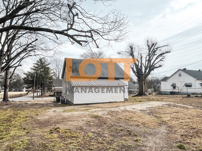 Building Photo - 12 N YMCA ST