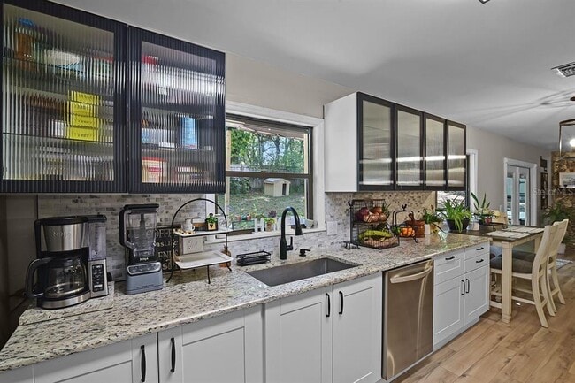 Building Photo - 889 Torchwood Dr