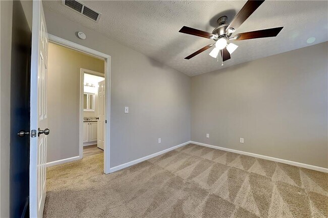 Building Photo - 1664 Summit Pl Way