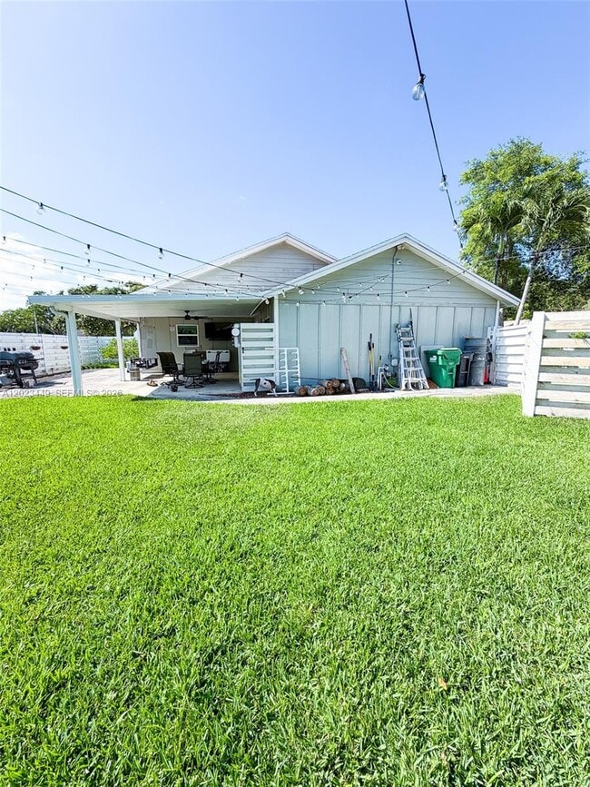 Building Photo - 14552 SW 142nd Pl