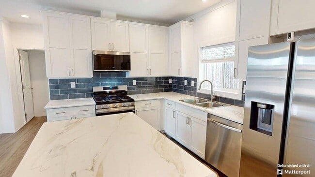Building Photo - Clean new home in great location. close to downtown, parks, restaurants, shopping