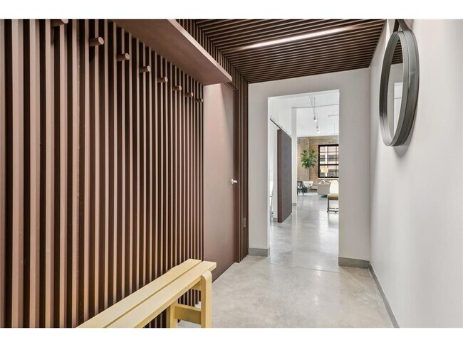 Building Photo - 250 Park Ave