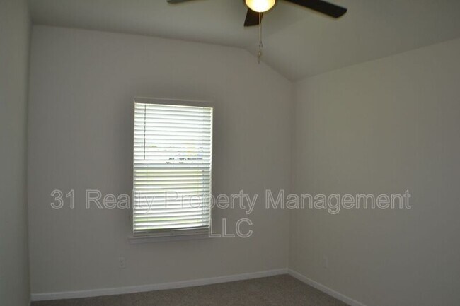 Building Photo - 3424 Brookstone Dr