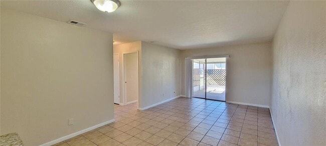 Building Photo - 9542 Lake Park Dr