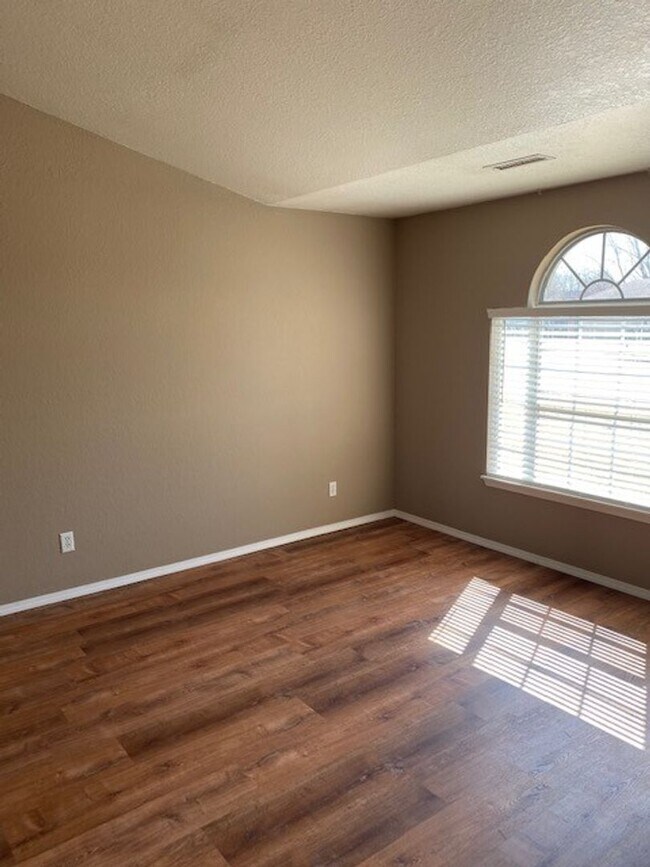Building Photo - Adorable 3 Bedroom Home Coming Soon!