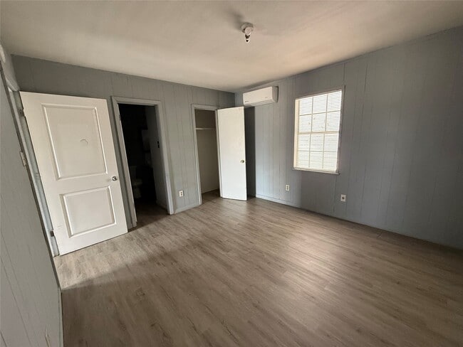 Building Photo - 6603 Avenue T