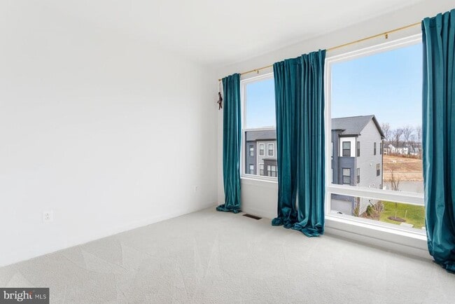 Building Photo - 614 Glenn Lk Dr