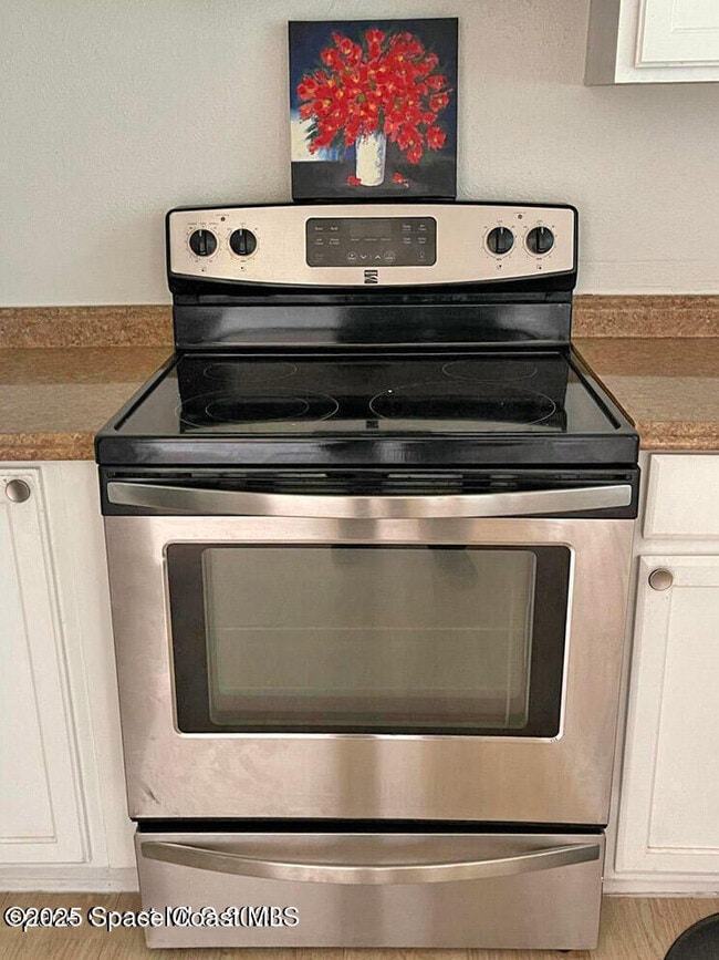 Building Photo - 1016 Martin Dr