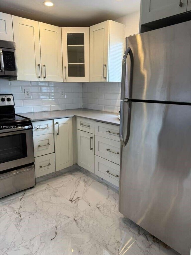 Building Photo - 300 NW 107th Ave