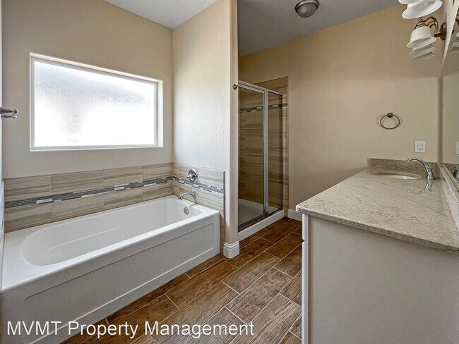 Building Photo - 3 br, 2 bath House - 10 Mighty Atom Circle