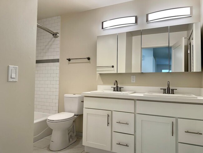 Building Photo - 110 Montoya Dr