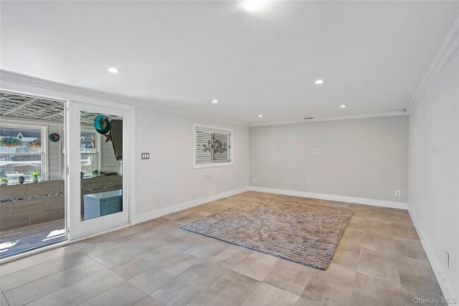 Building Photo - 539 Nassau Ave