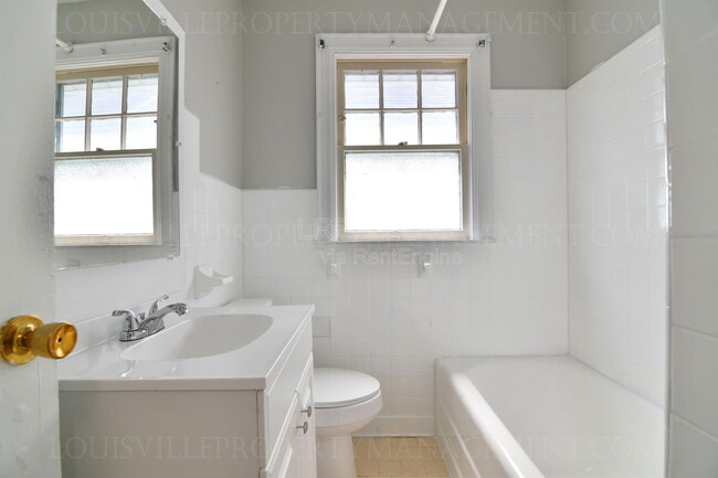 Building Photo - 1403 Sale Ave