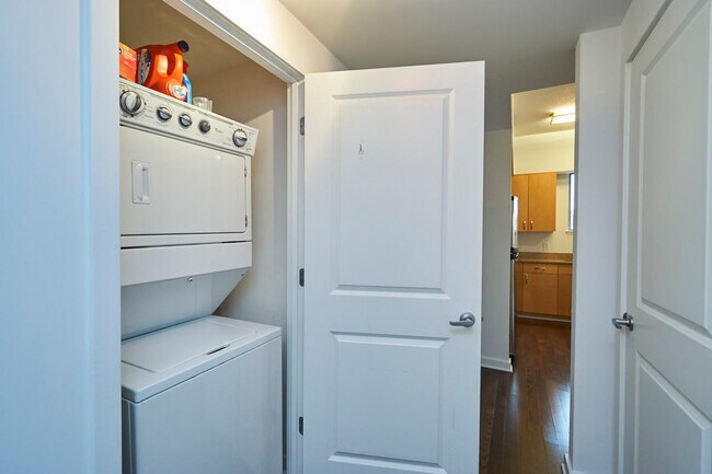 Building Photo - 475 K St NW