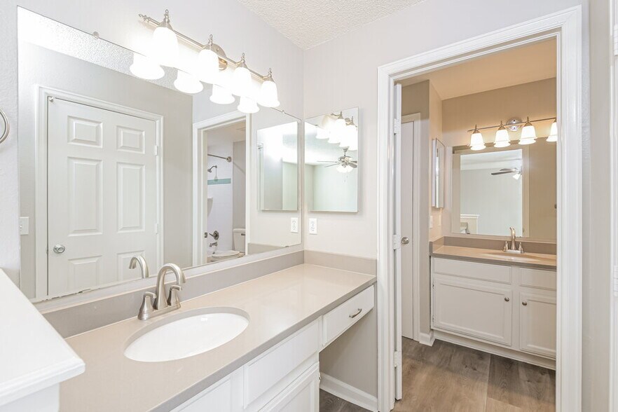 Building Photo - 4089 S Dunkirk Way